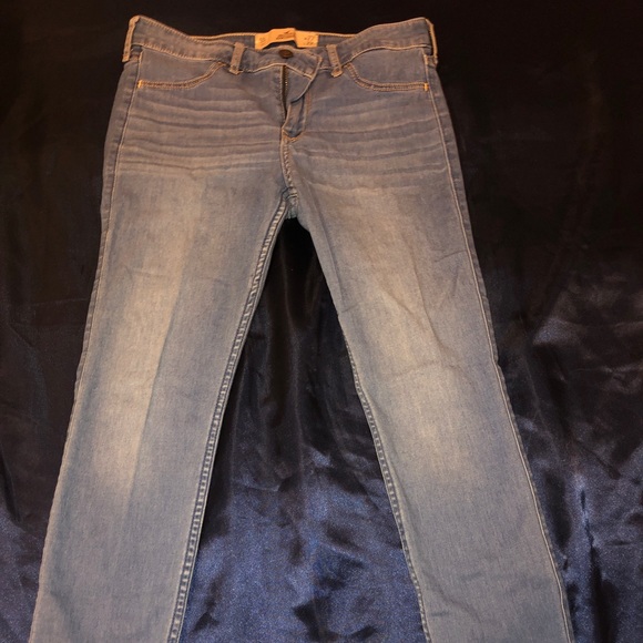 Hollister super skinny jeans - Picture 2 of 3